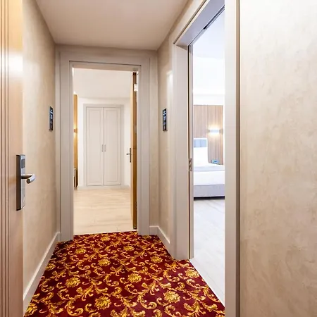 Hotel Carina Gold And Restaurant