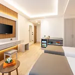 Ξενοδοχείο Carina Gold And Restaurant