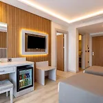 Ξενοδοχείο Carina Gold And Restaurant