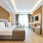 Carina Gold And Restaurant 4*