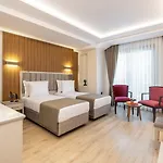 Carina Gold And Restaurant