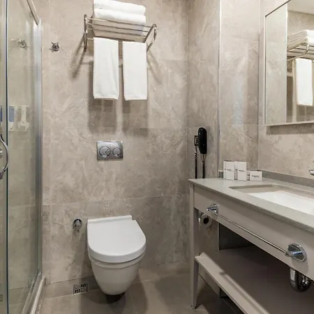 מלון Carina Gold And Restaurant 4*