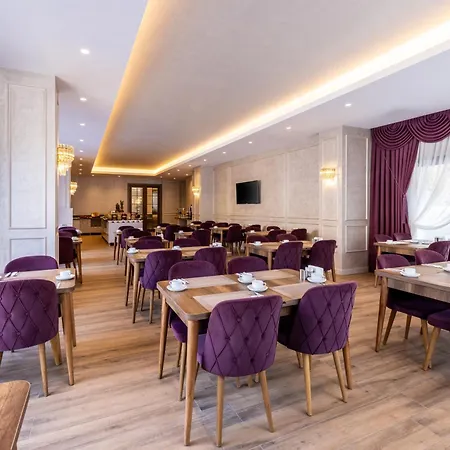 Carina Gold And Restaurant Hotel