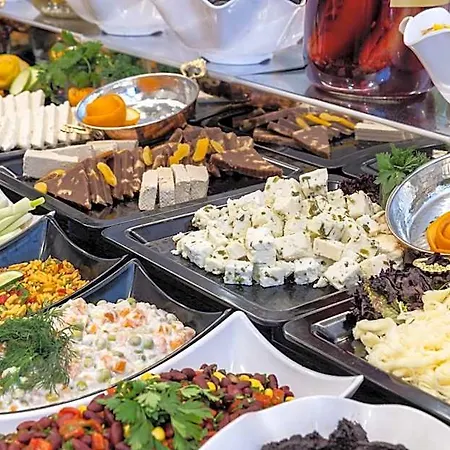 فندق Carina Gold And Restaurant 4*