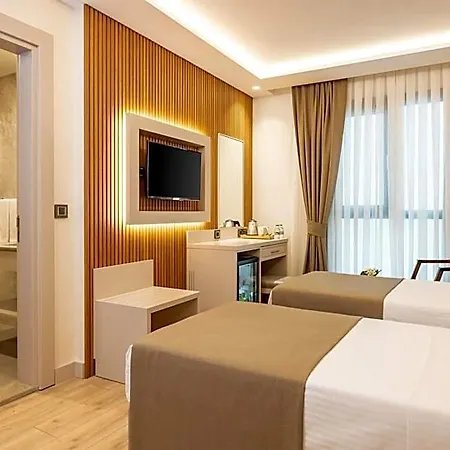 فندق Carina Gold And Restaurant 4*