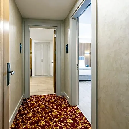 Carina Gold And Restaurant 4*