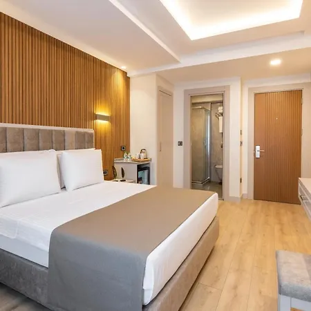 Hotel Carina Gold And Restaurant