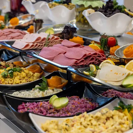 Carina Gold And Restaurant 4*